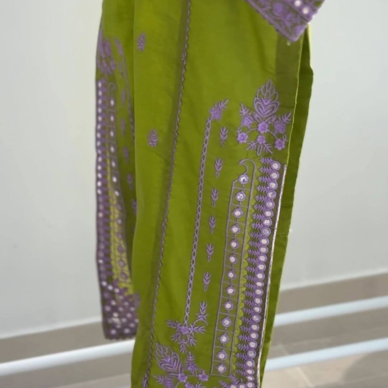 Macha - L A V E N D A R